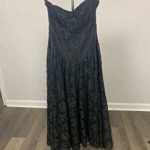 Black Lace evening Special Event Dress, backless, strapless